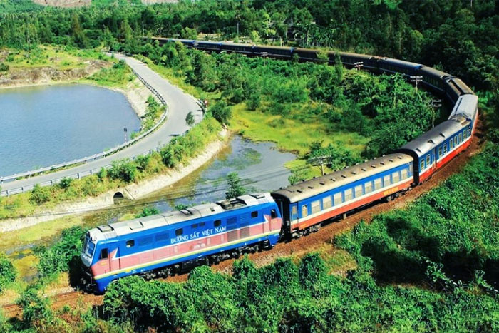 Thong Nhat Train